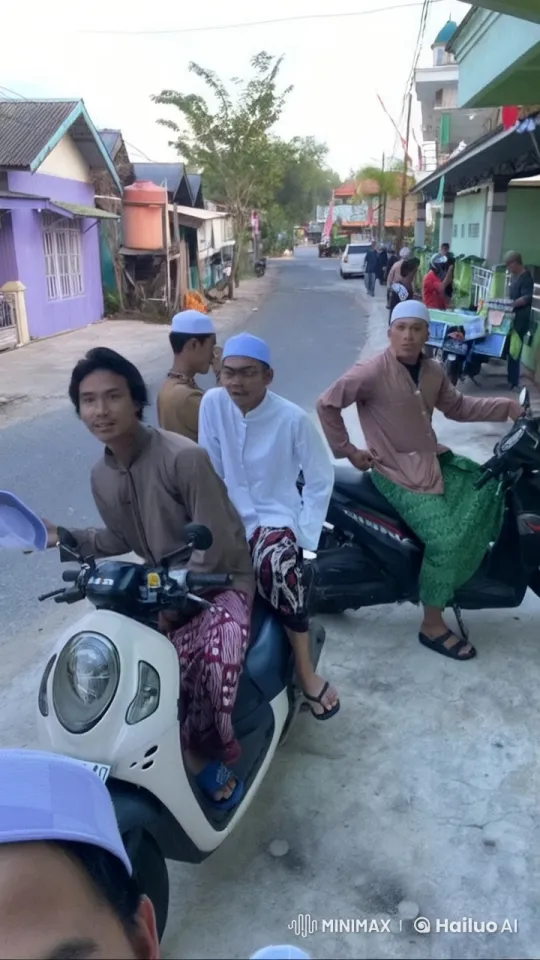 Traditional Kungfu Duel on Bustling Street – AI Generated Video | Hailuo AI