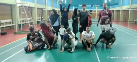 Diverse Group Practicing Kungfu in Gym – AI Generated Video | Hailuo AI