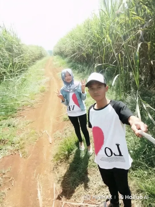 Couple Takes Selfie in Sugarcane Field – AI Generated Video | Hailuo AI