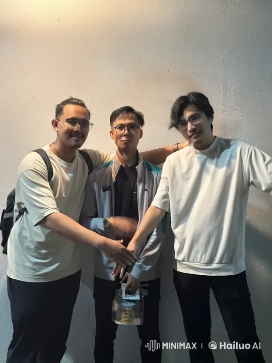 Friends Engage in Dramatic Kung Fu Fight with Cookies – AI Generated Video | Hailuo AI