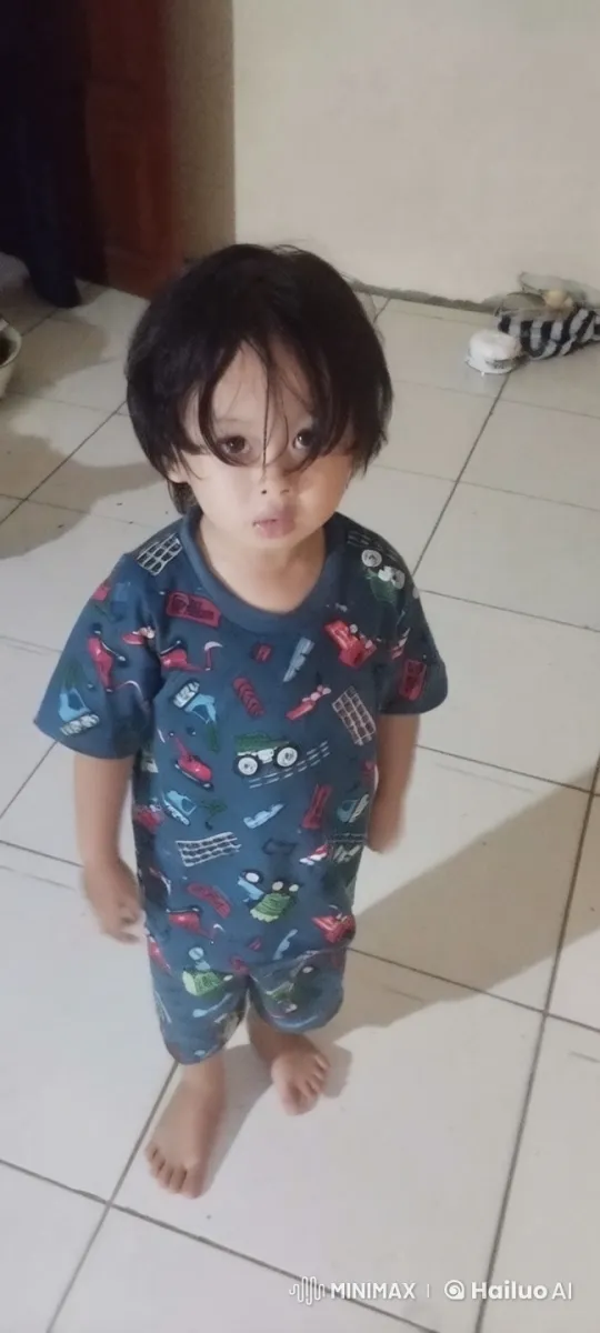Child's Joyful Kungfu Play on Tiled Floor – AI Generated Video | Hailuo AI