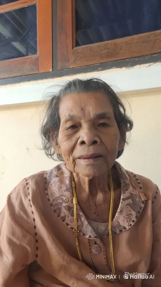 Thai Elderly Woman Performing Graceful Dance – AI Generated Video | Hailuo AI