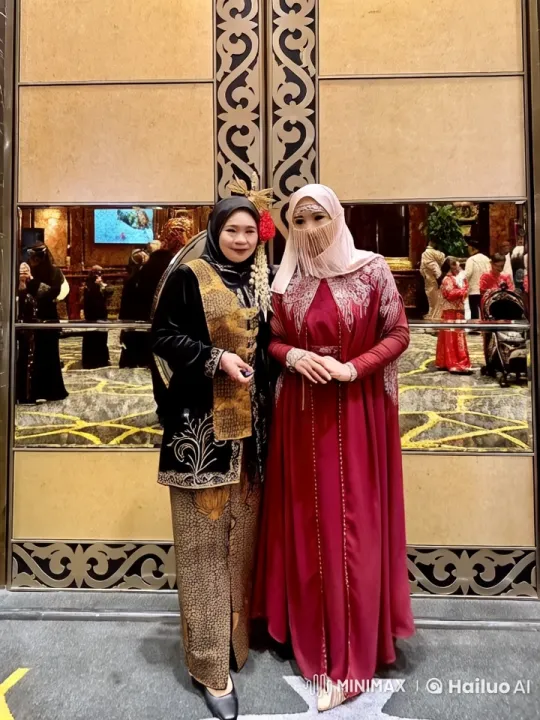 Elegant Women Perform Kung Fu in Luxurious Setting – AI Generated Video | Hailuo AI