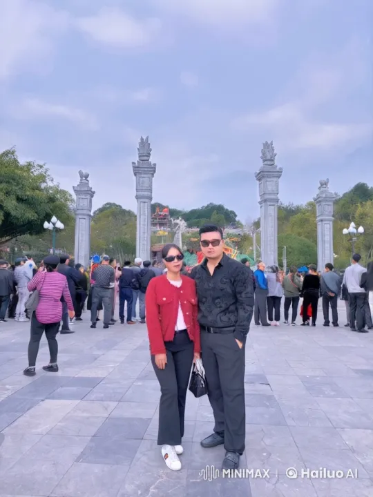 Couple Engages in Intense Martial Arts Display – AI Generated Video | Hailuo AI