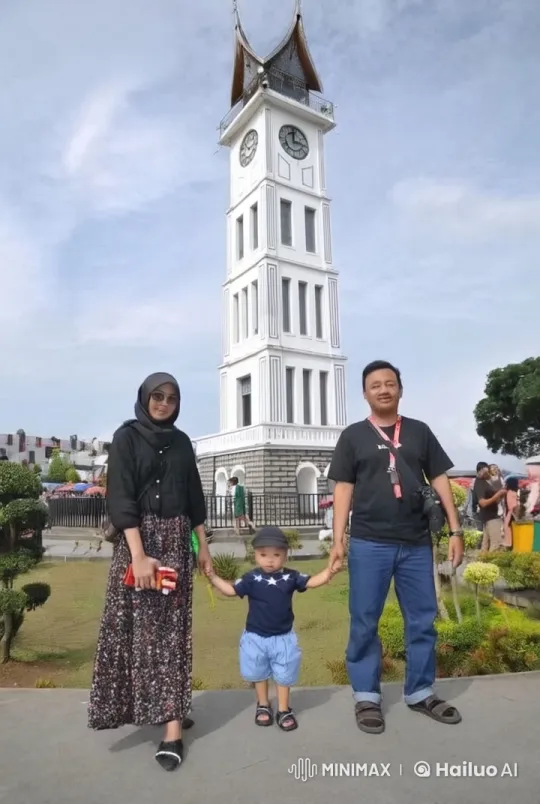 Family Enjoying Kung Fu Display in Front of Clock Tower – AI Generated Video | Hailuo AI
