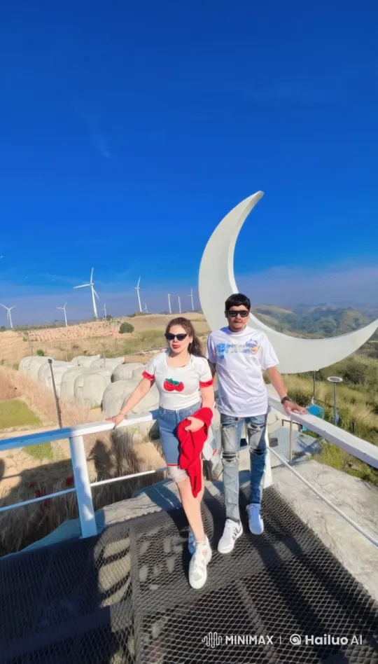 Couple Performs Dynamic Kung Fu on Scenic Platform – AI Generated Video | Hailuo AI