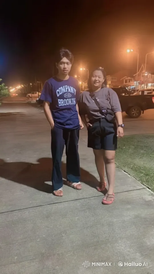 Nighttime Street Fight: Dynamic Kung Fu Duo – AI Generated Video | Hailuo AI