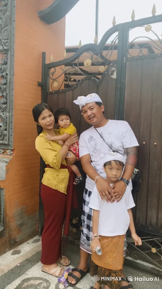 Family Demonstrates Martial Arts in Traditional Setting – AI Generated Video | Hailuo AI
