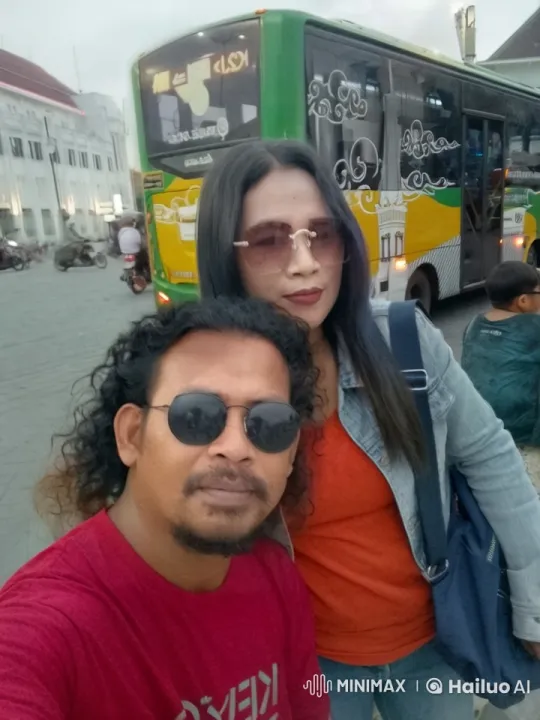 Energetic Kung Fu Duo Showcase Mastery in Bustling Street Scene – AI Generated Video | Hailuo AI