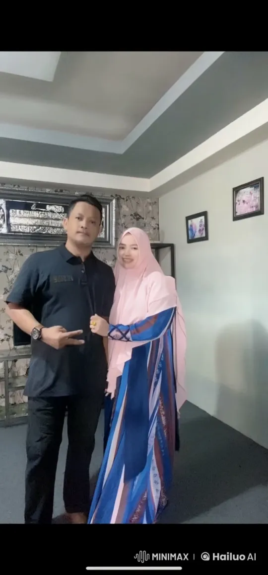 Couple Practicing Synchronized Kung Fu in Decorated Room – AI Generated Video | Hailuo AI