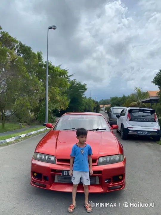 Boy Practices Kungfu in Suburban Setting – AI Generated Video | Hailuo AI