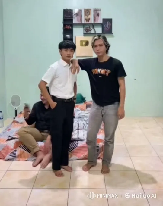 Young Men Practicing Kungfu in a Bedroom – AI Generated Video | Hailuo AI