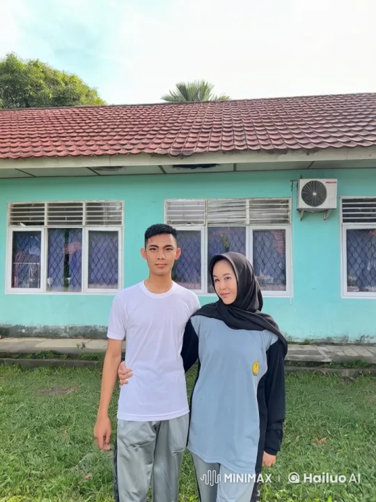 Young Couple Practices Kung Fu in Garden Setting – AI Generated Video | Hailuo AI