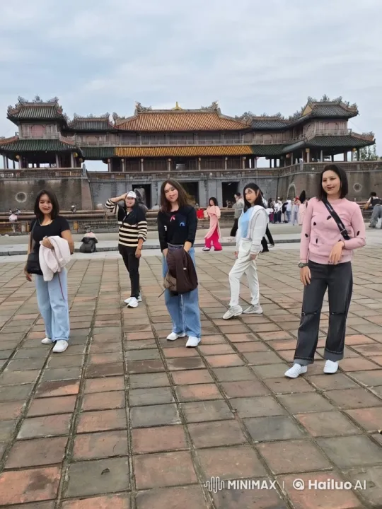Kung Fu Battle in Traditional Asian Palace Setting – AI Generated Video | Hailuo AI