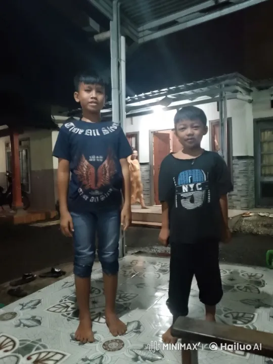 Children Practicing Kung Fu on a Porch at Night – AI Generated Video | Hailuo AI