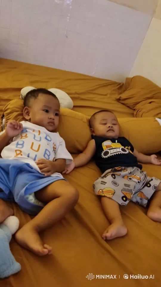 Adorable Toddlers Perform Playful Kung Fu in Live2D Animation – AI Generated Video | Hailuo AI