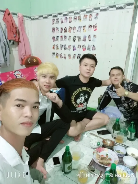 Friends Enjoying Fun Kung Fu Fight in Cozy Room – AI Generated Video | Hailuo AI