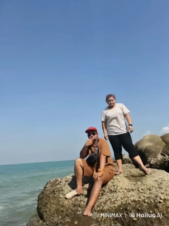 Seaside Kungfu Practice: Graceful Stance and Athletic Moves – AI Generated Video | Hailuo AI