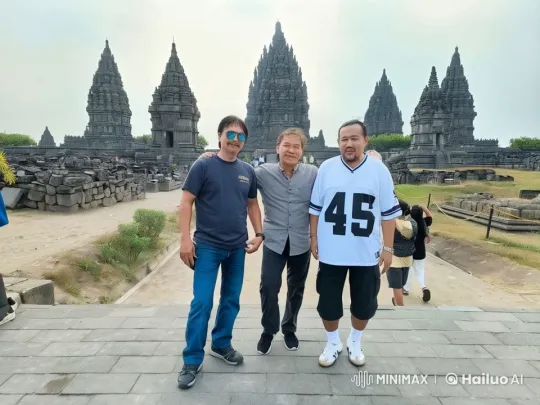 Kung Fu Practitioners Perform at Ancient Temples – AI Generated Video | Hailuo AI