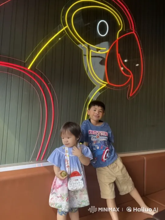 Children's Imaginative Kung Fu Fight with Vibrant Parrot Background – AI Generated Video | Hailuo AI