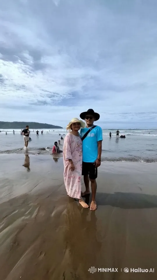 Couple Practicing Kung Fu on the Beach – AI Generated Video | Hailuo AI