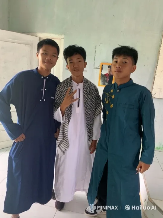 Young Men Display Martial Arts Skills in Traditional Attire – AI Generated Video | Hailuo AI