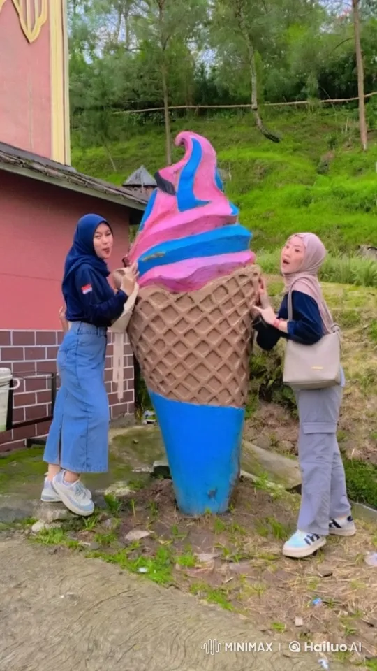Kungfu Duel Around Ice Cream Sculpture – AI Generated Video | Hailuo AI