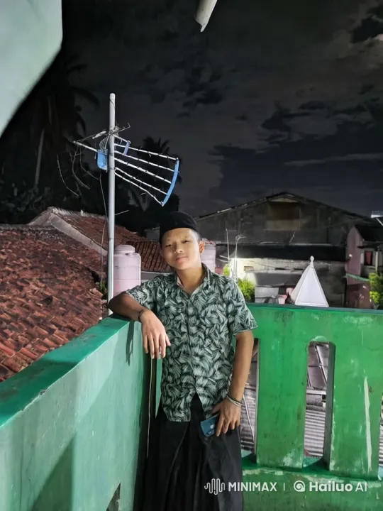 Young Man Demonstrates Dynamic Martial Arts on Rooftop – AI Generated Video | Hailuo AI