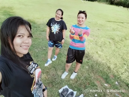 Friends Enjoy Sunny Day with Playful Gestures – AI Generated Video | Hailuo AI