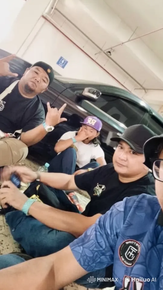 Friends Watch Kungfu Performance in Parking Lot – AI Generated Video | Hailuo AI