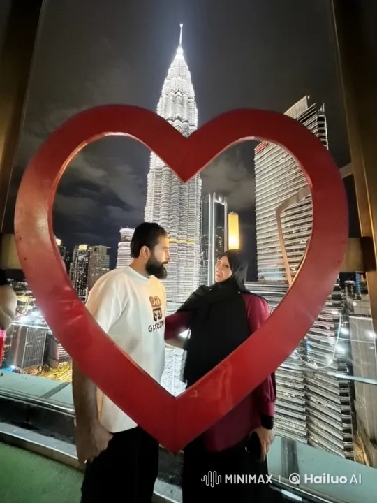 Nighttime Kung Fu Showdown at Petronas Towers – AI Generated Video | Hailuo AI