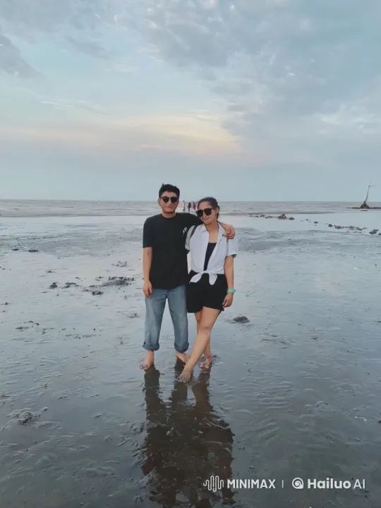 Couple's Graceful Kung Fu Fight on Serene Beach – AI Generated Video | Hailuo AI