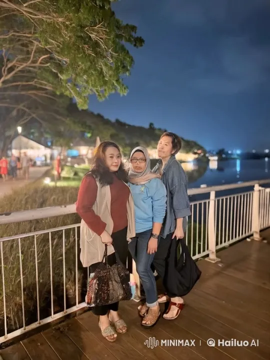Nighttime Martial Arts Performance on Deck – AI Generated Video | Hailuo AI
