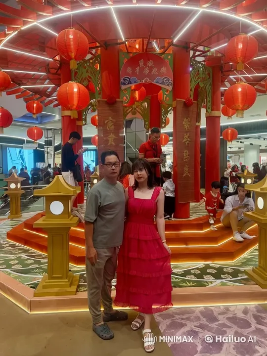 Festive Mall Hosts Energetic Kung Fu Demonstration – AI Generated Video | Hailuo AI