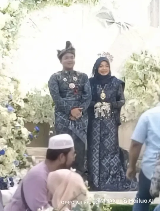 Traditional Attire Kung Fu Fight with Floral Backdrop – AI Generated Video | Hailuo AI