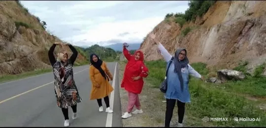Four Women Perform Synchronized Kung Fu in Rocky Hills – AI Generated Video | Hailuo AI