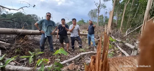 Wing Chun Practitioners Demonstrate Techniques in Deforested Area – AI Generated Video | Hailuo AI