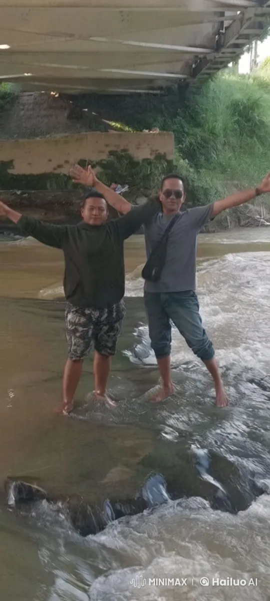 Kungfu Masters Practicing Dynamic Moves in River – AI Generated Video | Hailuo AI