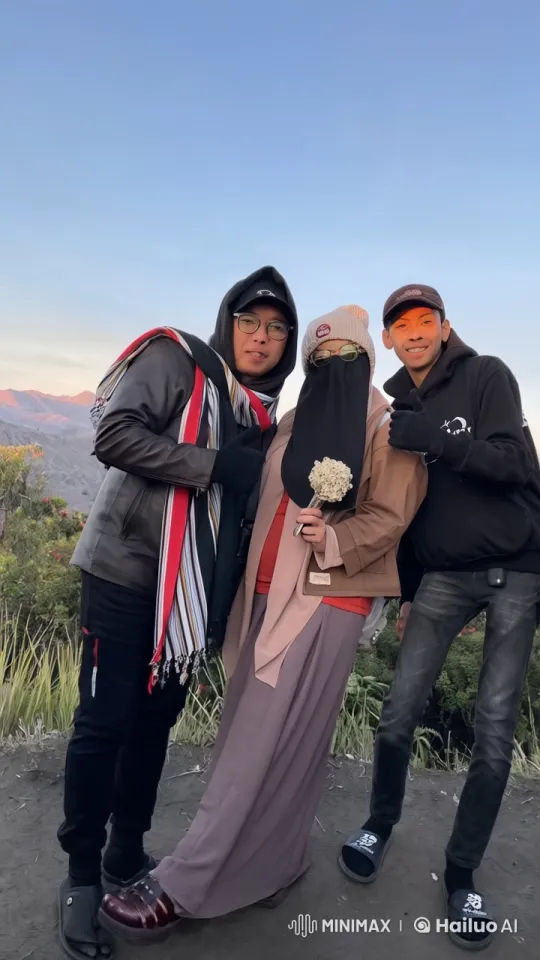 Friends Display Martial Arts Skills in Mountain Scenery – AI Generated Video | Hailuo AI