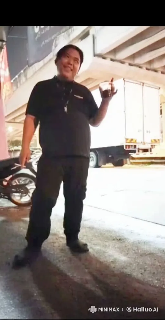 Urban Kung Fu Practitioner Demonstrates Mastery – AI Generated Video | Hailuo AI