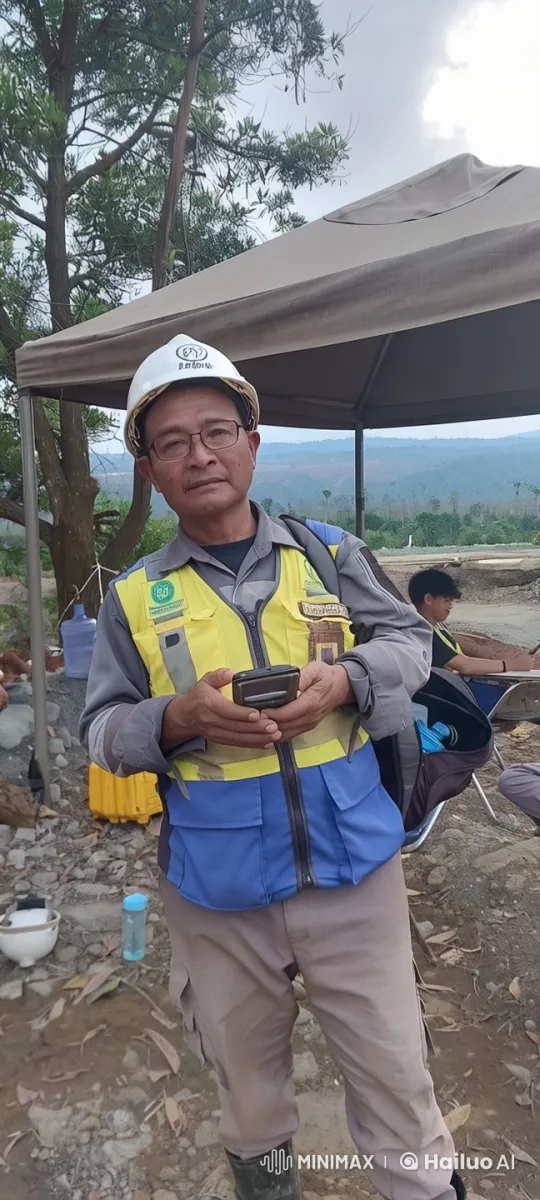 Construction Worker Breakdances on Live2D Video – AI Generated Video | Hailuo AI