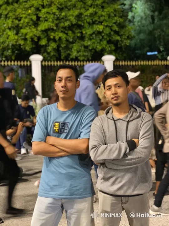 Casual Kungfu Sparring Between Two Young Men – AI Generated Video | Hailuo AI