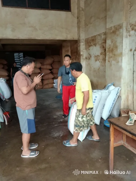 Rustic Warehouse Kungfu Fight Scene – AI Generated Video | Hailuo AI