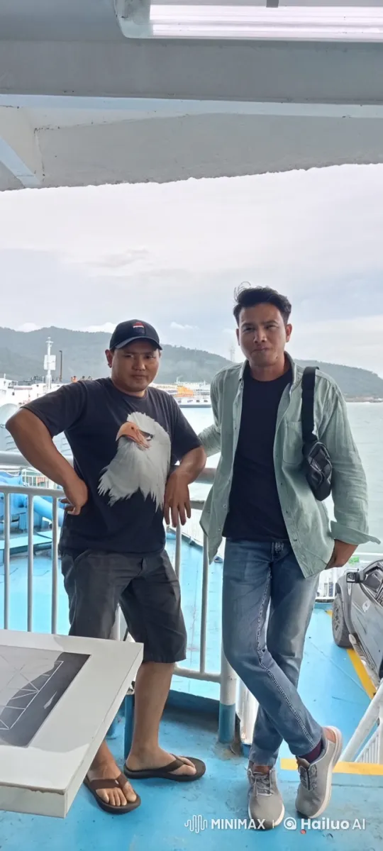 Ferry Deck Kung Fu Sparring Scene – AI Generated Video | Hailuo AI
