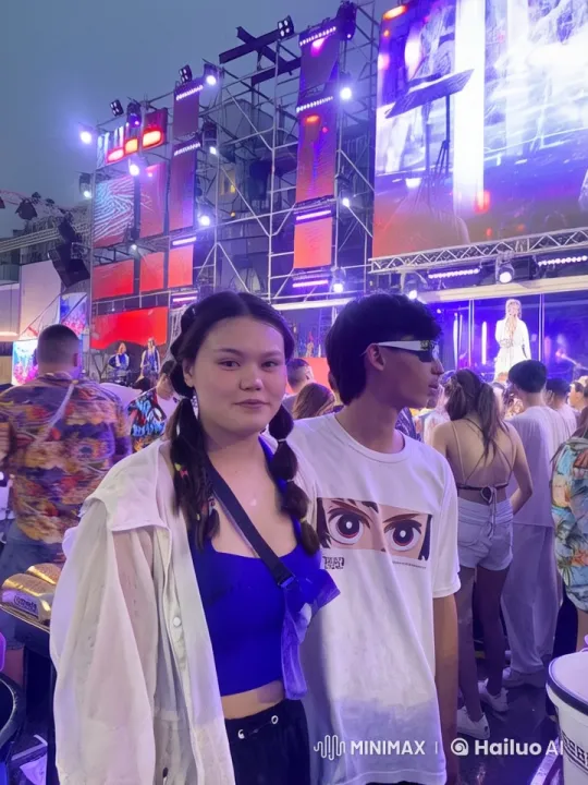 Live2D Concert: Martial Arts Performance at Vibrant Event – AI Generated Video | Hailuo AI
