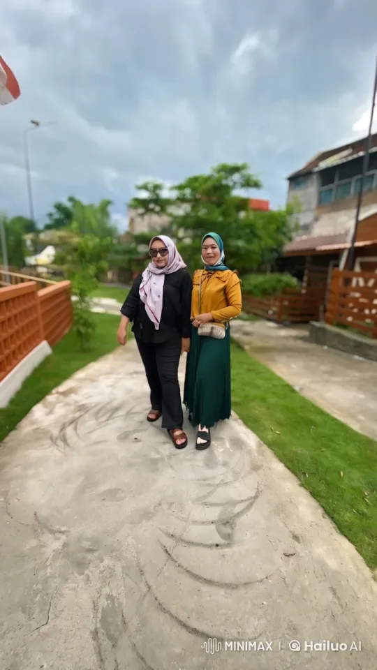 Women Display Kungfu Skills in Outdoor Setting – AI Generated Video | Hailuo AI