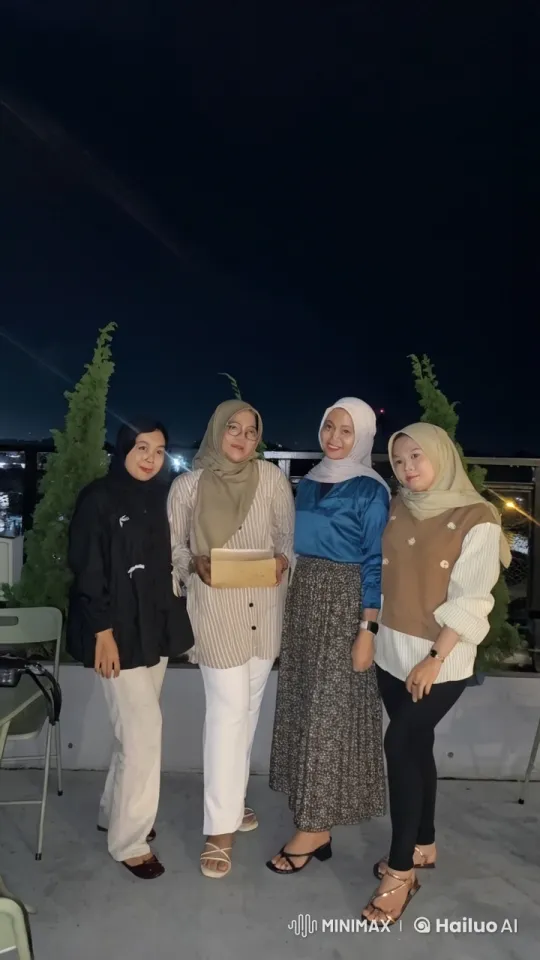 Nighttime Kungfu Performance by Four Women – AI Generated Video | Hailuo AI