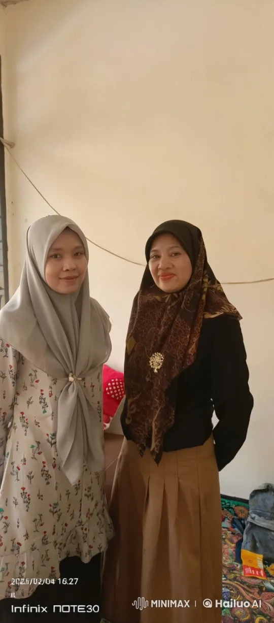 Two Women in Hijabs Showcase Wing Chun Skills – AI Generated Video | Hailuo AI