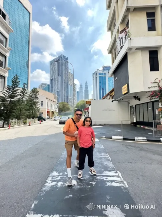 Kungfu Showdown in the Cityscape – AI Generated Video | Hailuo AI