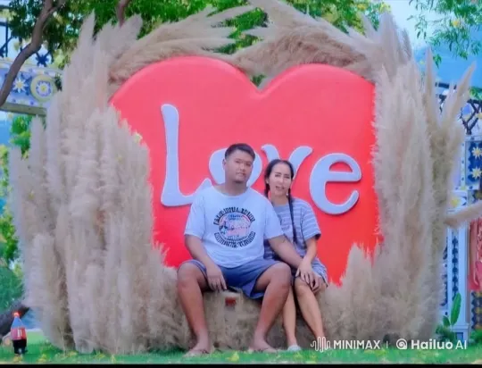 Couple Combines Love and Kung Fu in Park – AI Generated Video | Hailuo AI